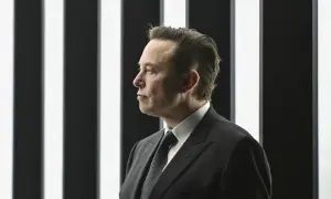 Elon Musk kim jest? Poznaj jego niezwykłe osiągnięcia i życie